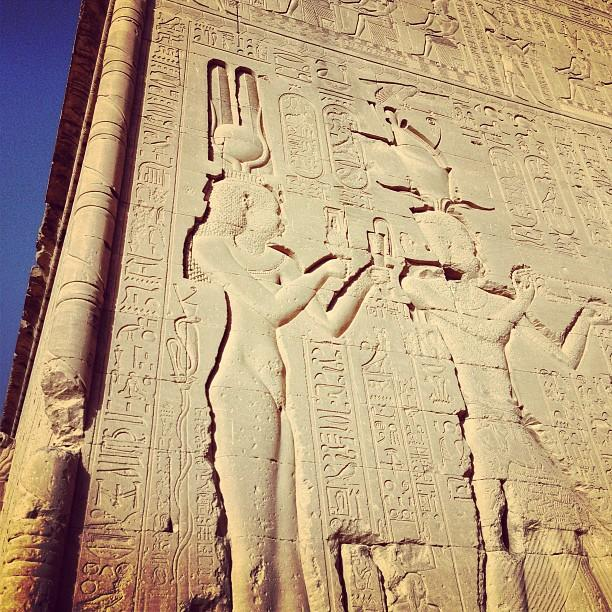 Endi oqayotgan suv ostida onanizmni tomosha qiling