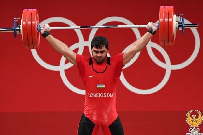 Токио-2020: Тяжелоатлет Акбар Джураев завоевал «золото» и установил олимпийский рекорд