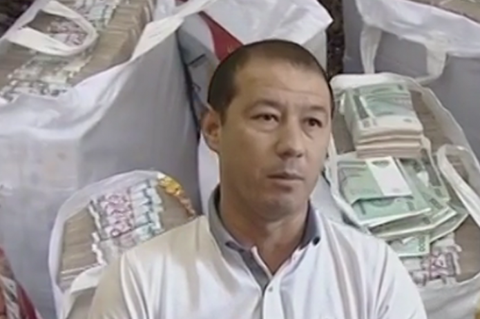 "Ahmadboy" va uning sheriklari tomonidan 11700 nafar jabrlanuvchilarga jami 418 milliard 293 mln. so'mdan ortiqroq zarar yetkazilgan (Video)