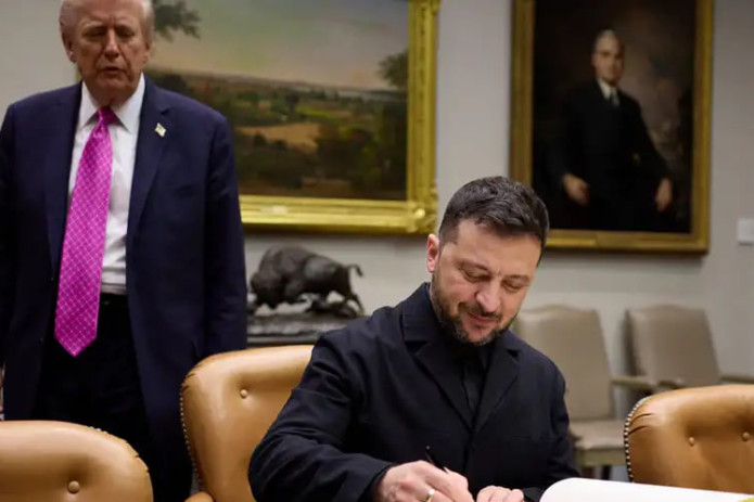 Oq uy Trampning Zelenskiy bilan uchrashuvini tasdiqladi