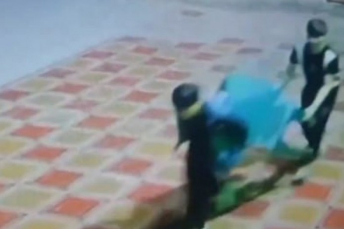 Namanganda 17 yoshli bolalar masjid oldidagi ehson qutisini buzib, pullarni o'g'irlab ketishdi