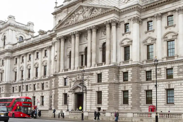London Rossiya mudofaa sektoriga qarshi sanksiyalarni kengaytirdi