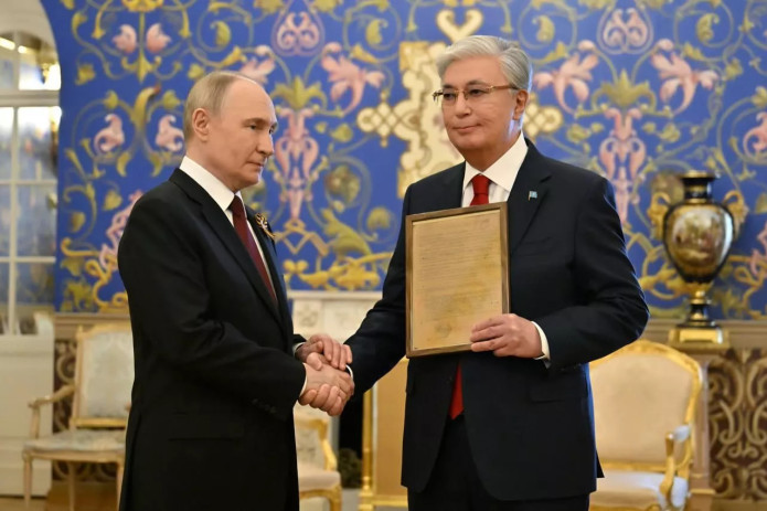 Putin To‘qayevning otasini Sovet Ittifoqi qahramoni unvoni bilan taqdirladi