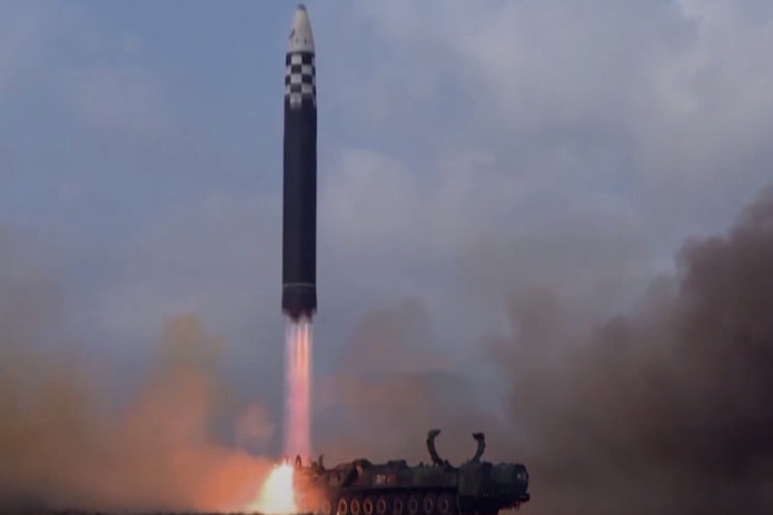 KCNA: Shimoliy Koreya yangi turdagi ballistik raketasini sinovdan o‘tkazdi