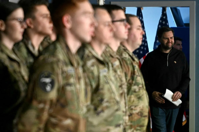 Yevropa Ukraina uchun xavfsizlik kafolatlari evaziga Trampga Grenlandiyani berishi mumkin