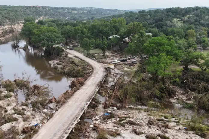 Texasdagi suv toshqini qurbonlari soni 78 kishiga yetdi