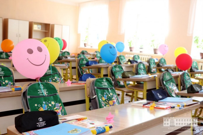 1-синфга борадиган ўқувчилар учун “Президент совғаси” жамланмасини мактабларга етказиб бериш бошланди