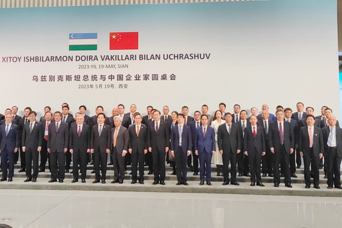 Старший вице-президент Huawei принял участие в заседании круглого стола с президентом Узбекистана в Сиане