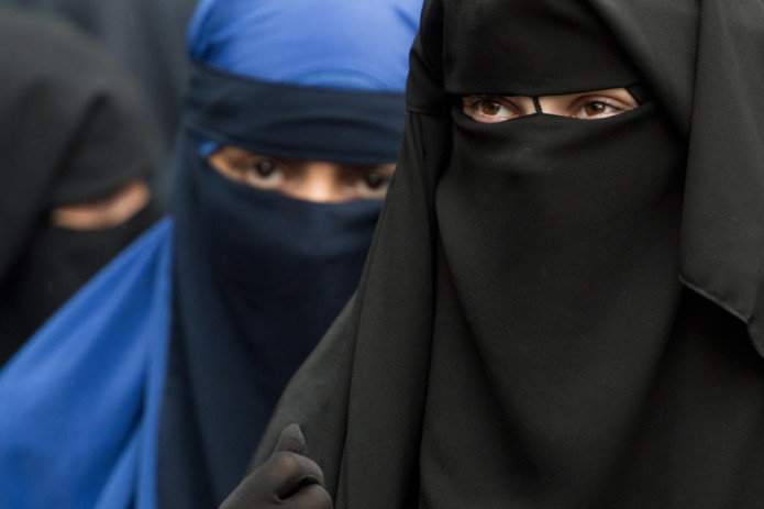 Shveysariyada burqa va niqob taqish taqiqlandi