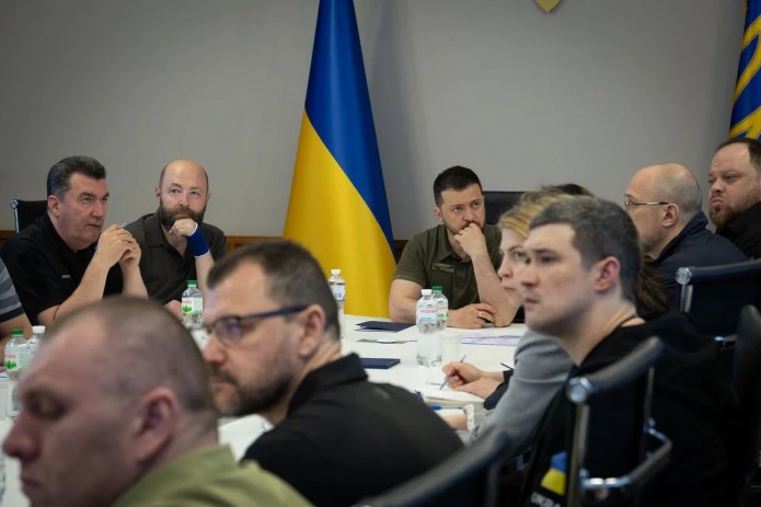 Zelenskiy: Kaxovka GESi vayron boʻlgani sababli 80 ta aholi punktini suv bosishi xavfi bor