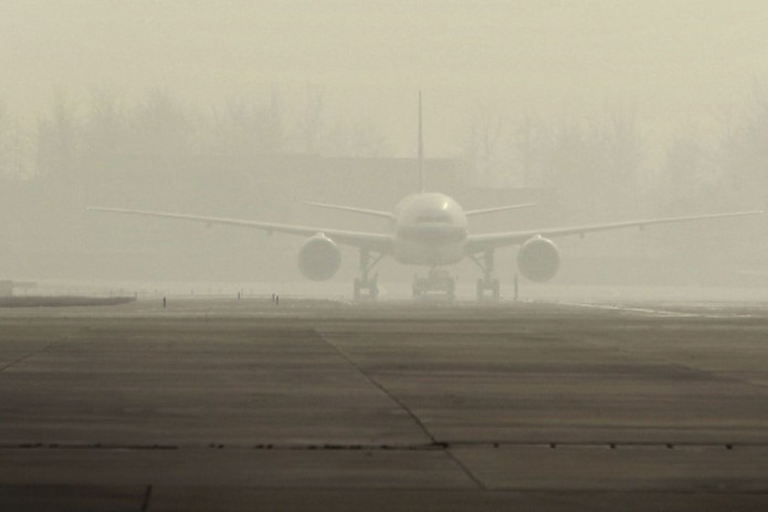 Termizga uchgan samolyotlar quyuq tuman sabab muqobil aerodromga yo‘naltirilyapti