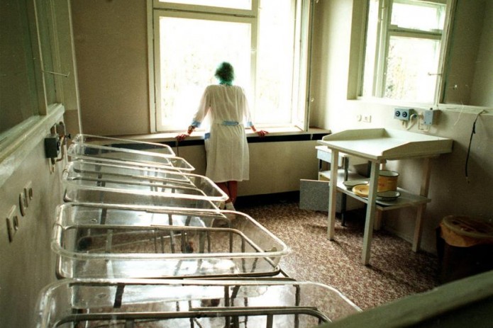 В роддоме Бухары скончалась молодая девушка после рождения близнецов