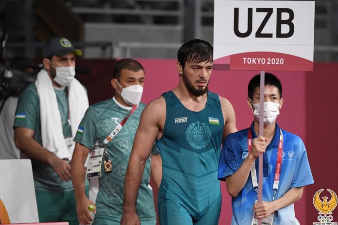 Токио-2020: Борец Жавраил Шапиев победил представителя Швейцарии и теперь будет бороться за "бронзу"