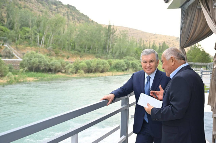 Shavkat Mirziyoyev Hisorak kichik gidro elektr stansiyasini ko‘zdan kechirdi