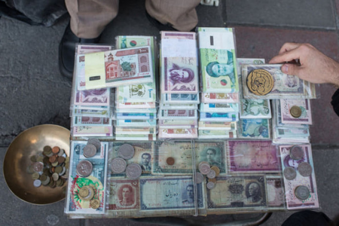 Eron milliy valyutasini denominatsiya qilishga tayyorgarlik ko‘rmoqda — Financial Times