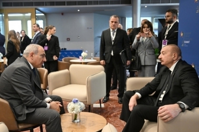 Ilhom Aliyev Albaniyada Nikol Pashinyan bilan uchrashdi