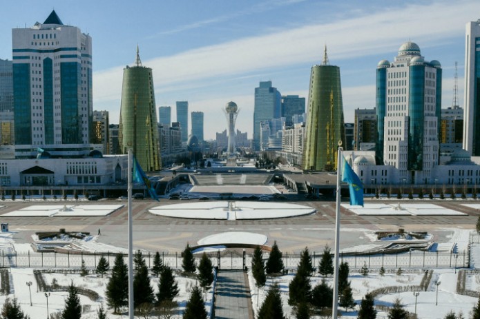 Нурсултан Назарбаев попросил руководителей не увлекаться переименованиями в его честь