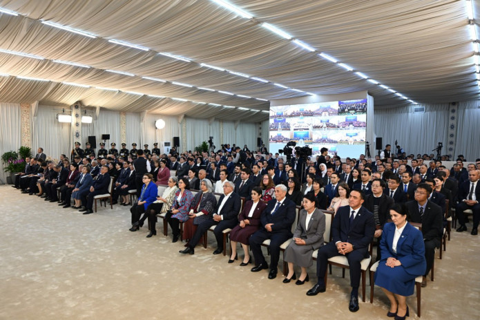 Prezident: Sog‘liqni saqlash tizimida mavjud kamchiliklar, samarasiz foydalanilayotgan uskunalar va ayrim markazlarning sust faoliyati tanqid qilindi