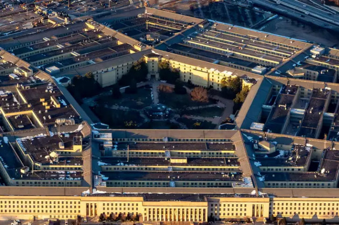 Pentagon noma'lum donordan 130 million dollar oldi