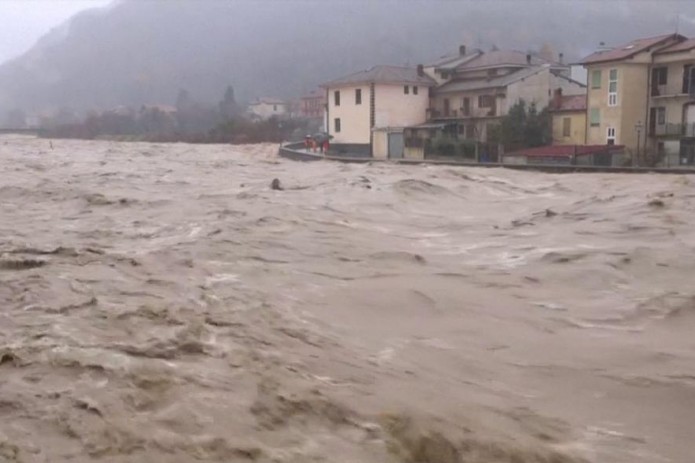 Heavy rain triggers flooding in Northern Italy