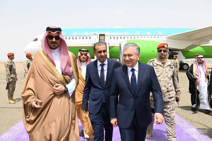 Shavkat Mirziyoyev Saudiya Arabistoniga yetib bordi