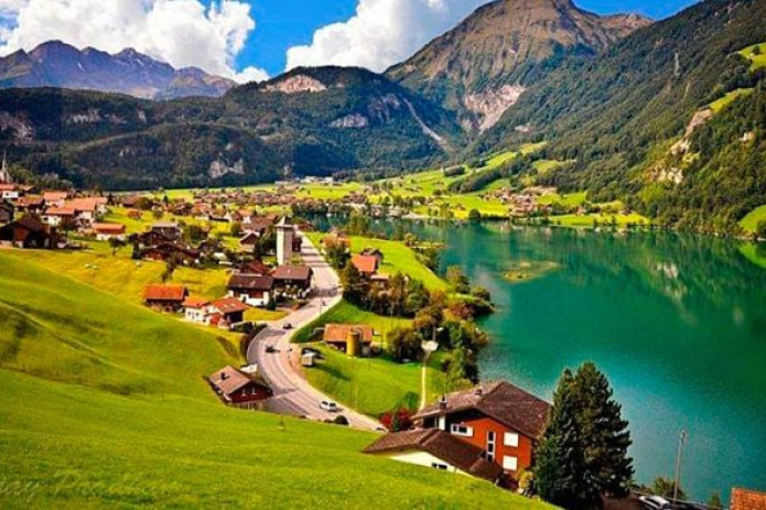 Shveytsariyadagi qishloqqa ko‘chib kelgan sayyohlarga 24 ming dollardan pul to‘lanadi