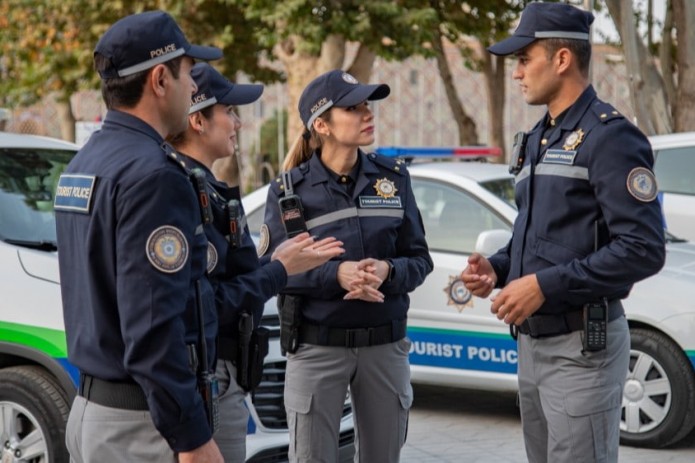 Emo porno onlayn zerikarli