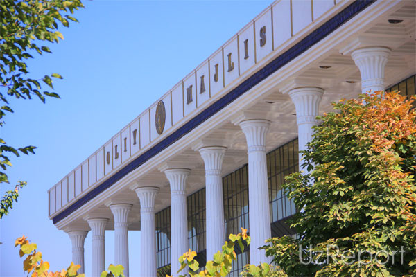 Награждены участники он-лайн конкурса "Знаток парламентаризма"