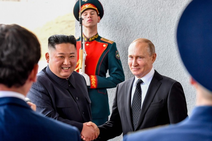 Ким Чен Ын поздравил Владимира Путина с 70-летием