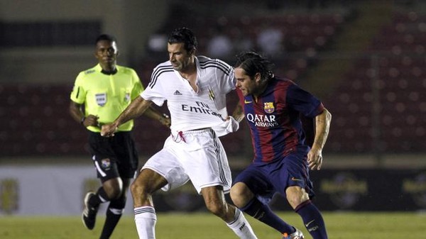 Реал обыграл Барселону в Кубке легенд