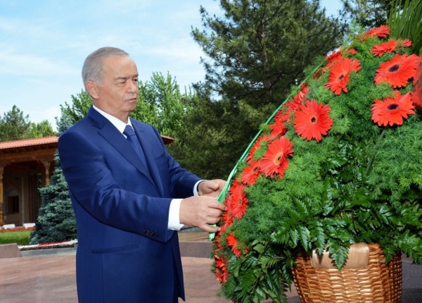Президент Узбекистана поздравил ветеранов с Днем памяти и почестей