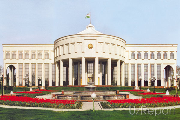 Ислам Каримов поздравил народ Узбекистана с Днем независимости