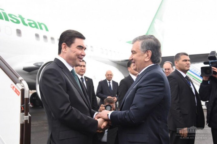 Президенты Узбекистана и Туркменистана прибыли в Хорезмскую область