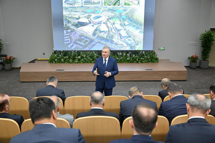Prezident Olimpiya shaharchasida soha mutasaddilari va sport federatsiyalari rahbarlari bilan muloqot qildi