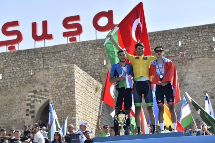Узбекистанец Элчин Асадов занял второе место на международной велогонке в Азербайджане