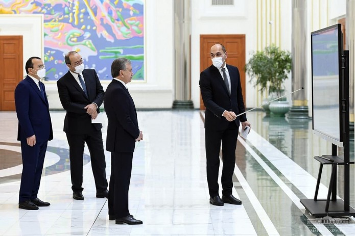 Шавкат Мирзиёев ознакомился с инвестиционными проектами в сферах промышленности и логистики