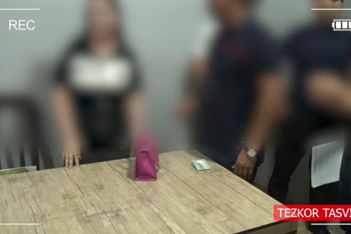 Andijon uyatsiz harakatlarni IIBga oshkor qilmaslik uchun iPhone talab qilgan ayol ushlandi