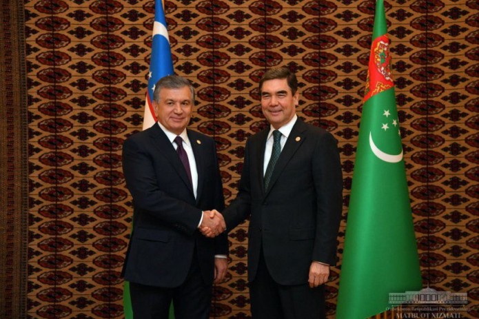 Президенты Узбекистана и Туркменистана провели встречу