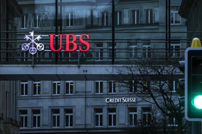 Shveysariyaning UBS banki Credit Suisse'ni sotib oldi