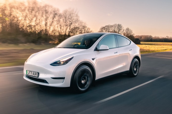 Tesla ommaviy bozor uchun elektromobillarni 2025-yilda chiqarishi mumkin