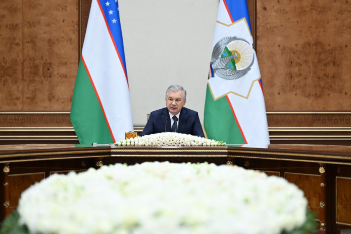 Endilikda kichik va o‘rta biznesga qo‘shimcha talab va majburiyat yuklaydigan normativ hujjatlar qabul qilishga ham uch yillik moratoriy eʼlon qilinadi