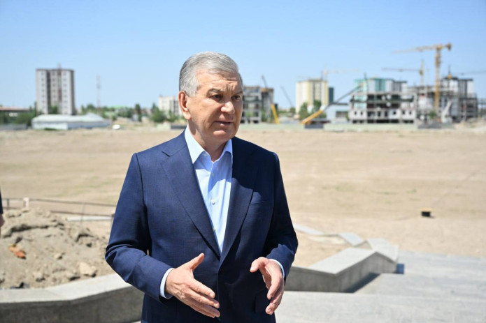 Prezident Shavkat Mirziyoyev Al-Xorazmiy shaharchasining qurilishini ko‘zdan kechirdi