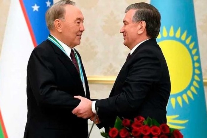 Шавкат Мирзиёев поздравил Нурсултана Назарбаева с днём рождения