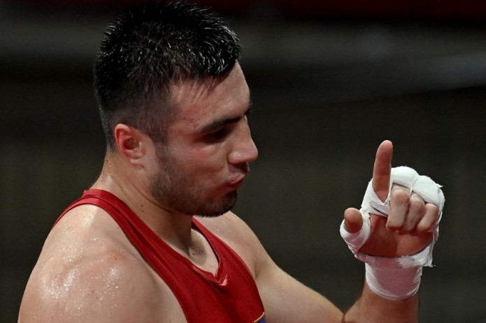 Bahodir Jalolov ​WBC yangilangan reytingida top 15 likka kirdi