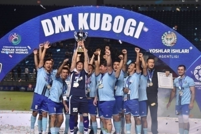 Xotinim jinsiy ayol bolishni xohlaydi Poezdda jinsiy aloqani tomosha qilish