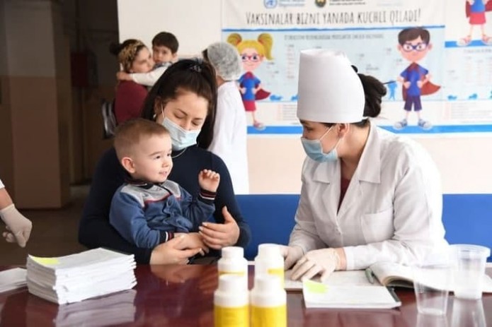 В Узбекистане началась массовая дегельминтизация детей