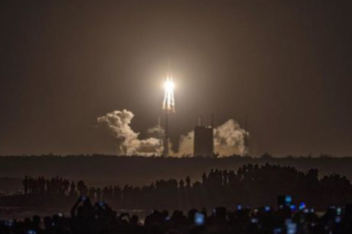 Маск и NASA прокомментировали запуск Китаем зонда для исследования грунта Луны