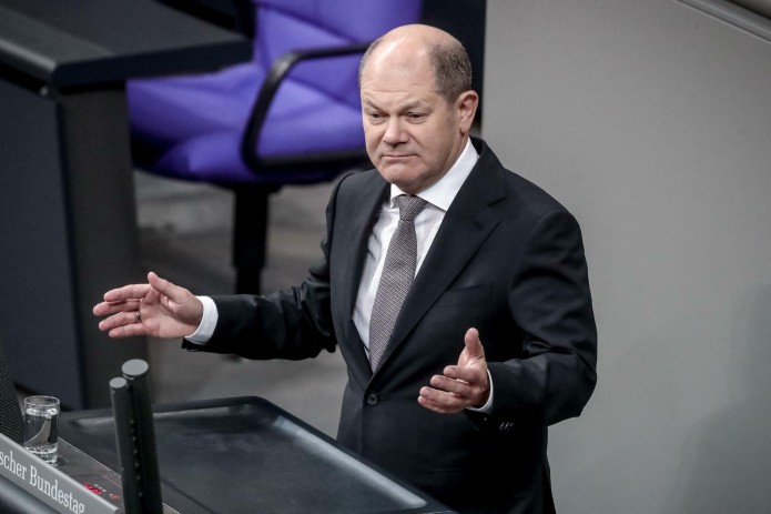 Germaniya kansleri Olaf Shols Yevropada energiya narxining oshishida Vladimir Putinni aybladi