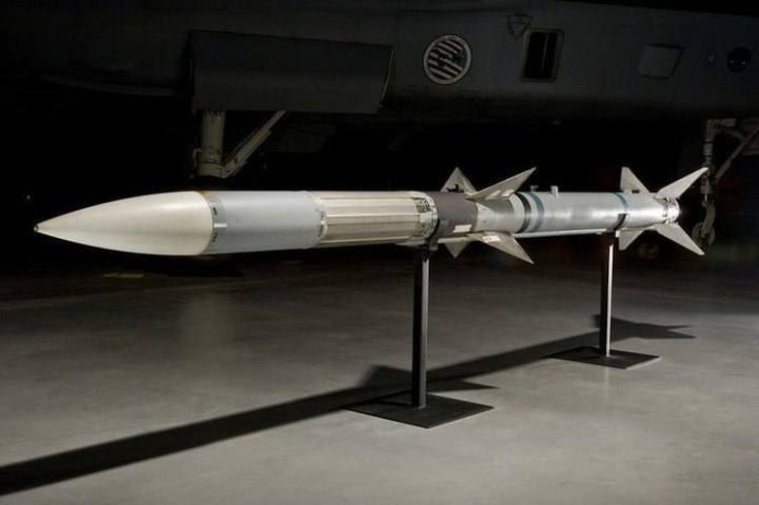 Pentagon Ukraina va boshqa davlatlar uchun 3,5 mlrd dollarlik AMRAAM raketalarini buyurtma qildi
