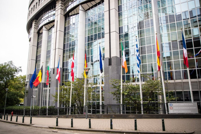 YeI yangi mudofaa loyihalariga qariyb 1 milliard yevro sarflaydi